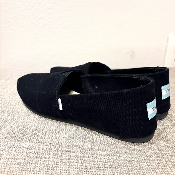 TOMS Black Classic Canvas Slip-Ons 7.5M – Arch Support, Like New - Picture 8 of 9